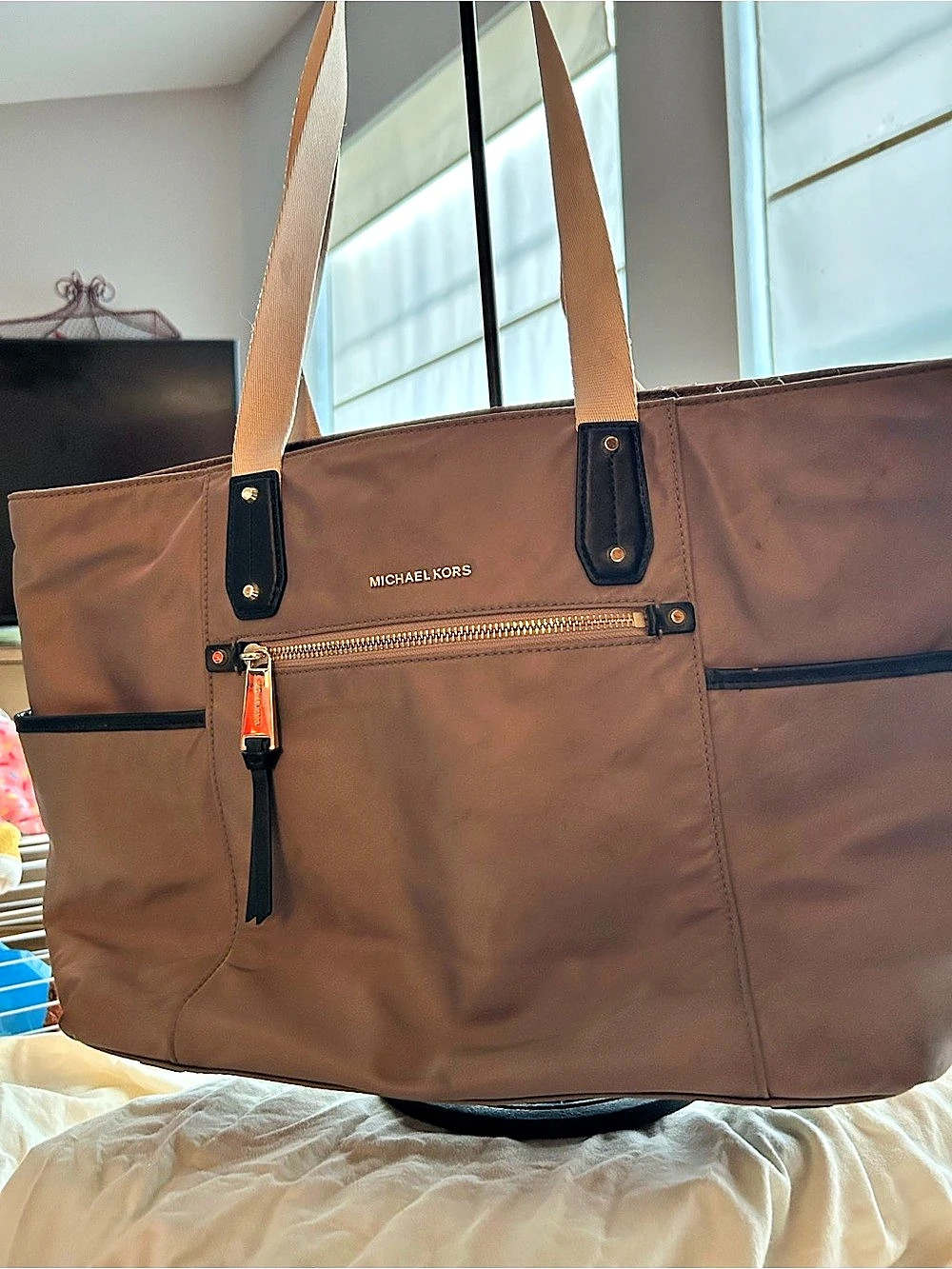 Michael Kors Polly LG Tote in Brown